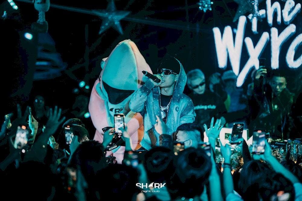 Guests at SHARK CLUB can unwind to music performed by renowned artists from both Vietnam and abroad (Source: HBO Agency)